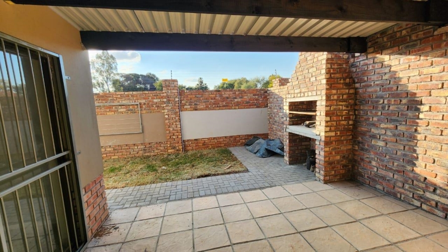 3 Bedroom Property for Sale in Waterval East North West
